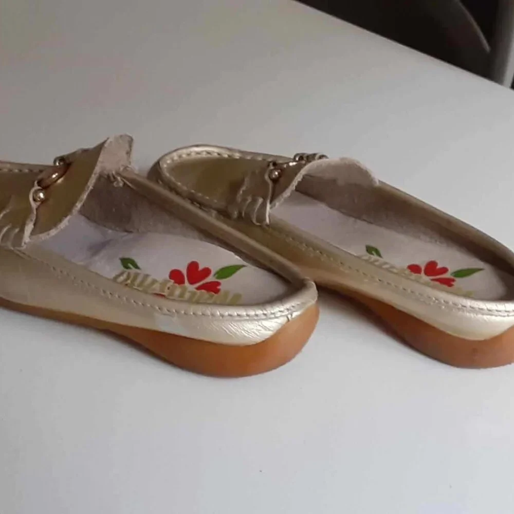 Naturino gold leather